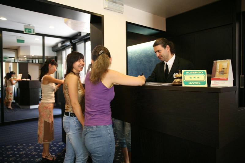 Hotel Fiera Congressi Milano Exteriör bild
